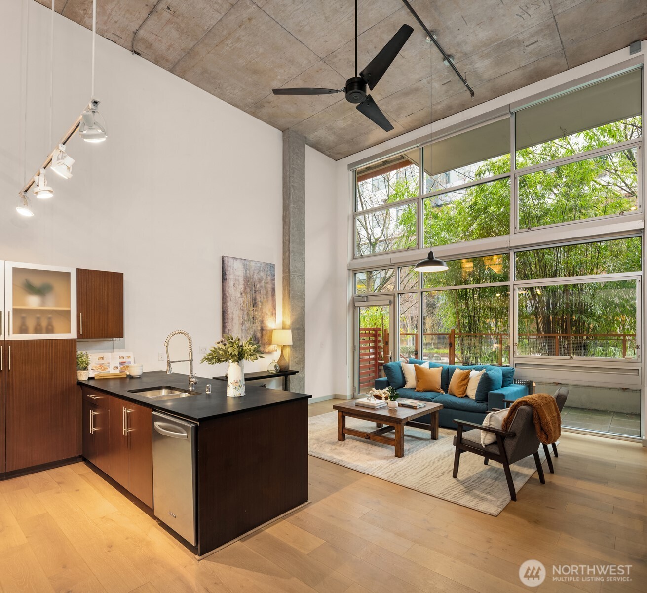 401 9th Avenue N Unit: 102