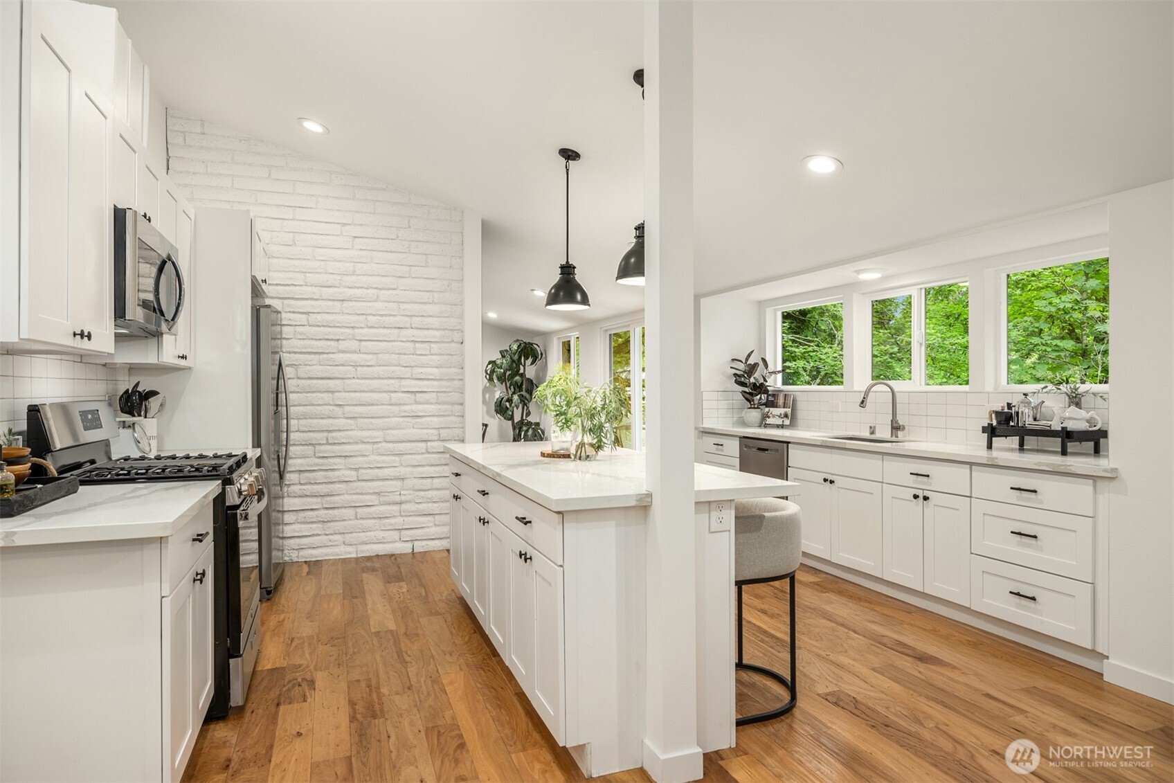 400 SW Forest Place