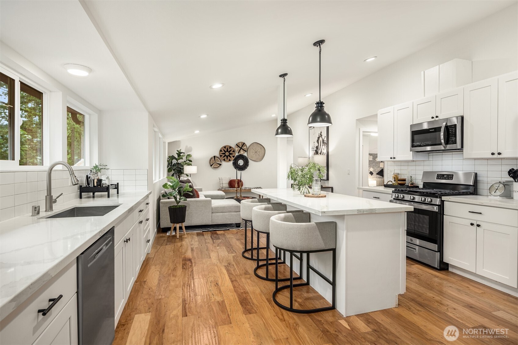 400 SW Forest Place
