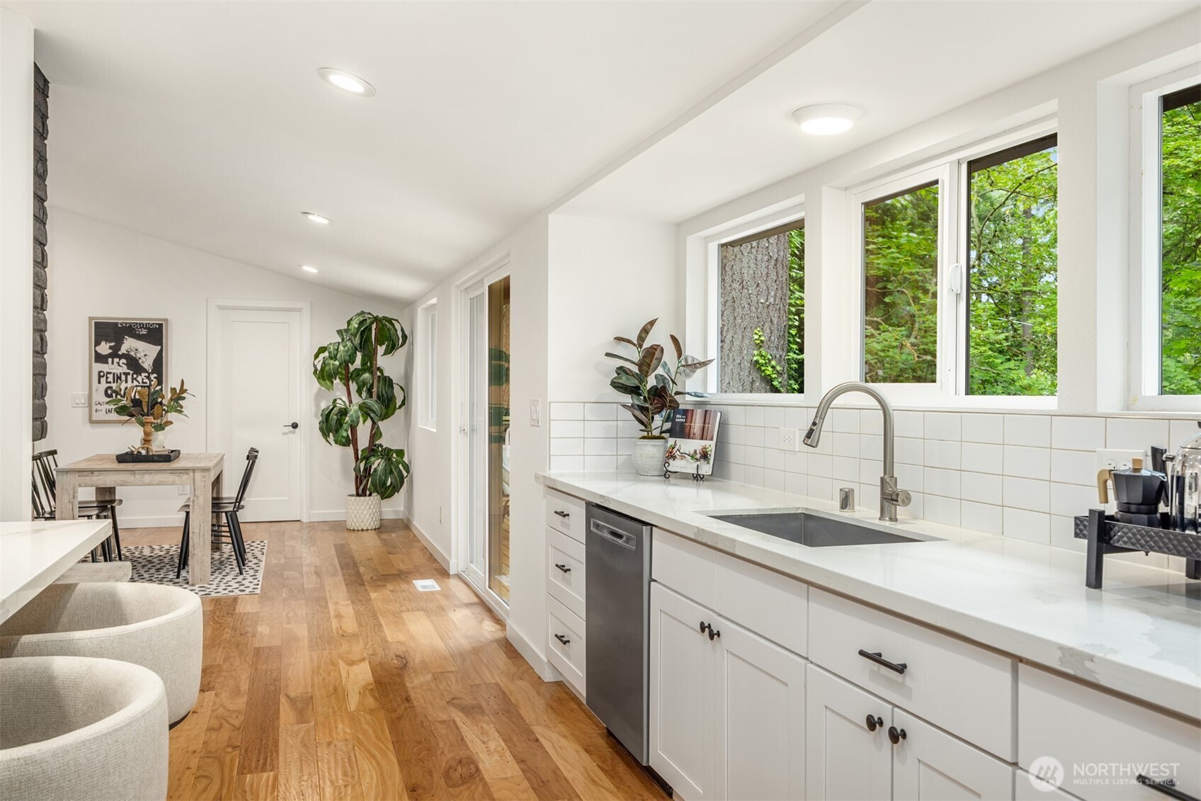 400 SW Forest Place