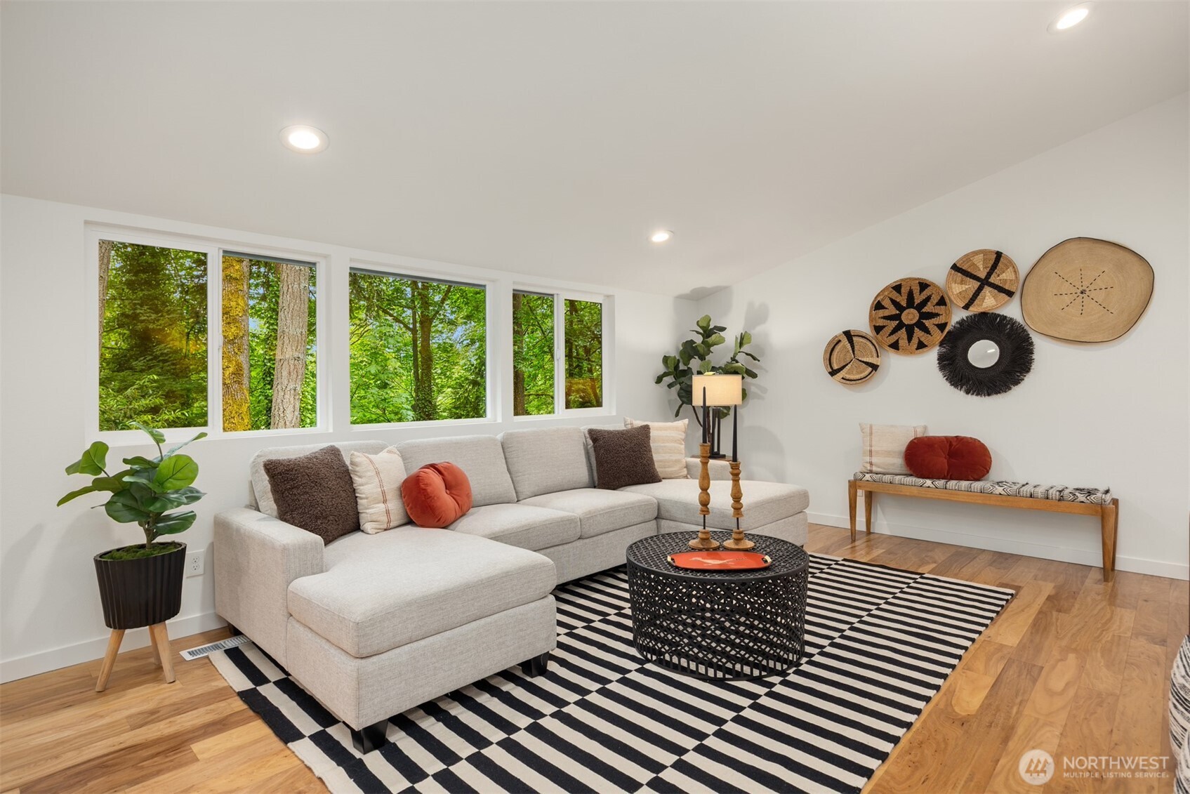 400 SW Forest Place