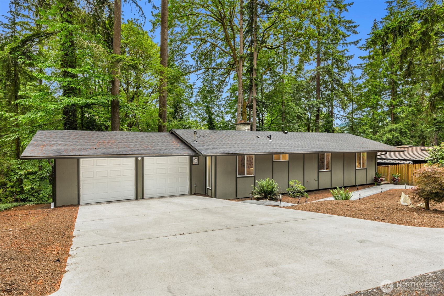 400 SW Forest Place