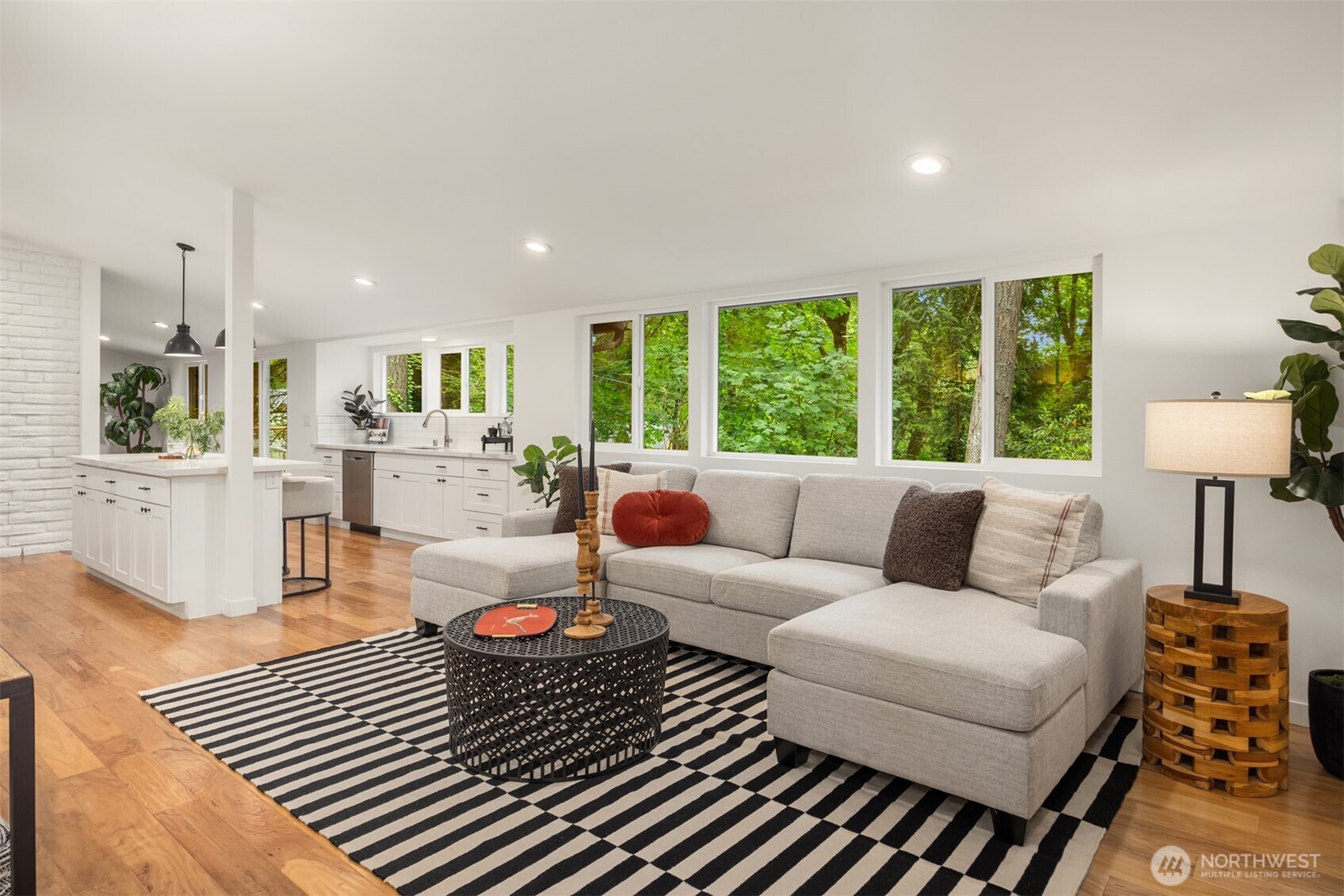 400 SW Forest Place