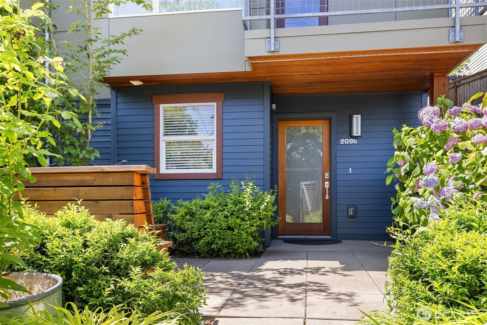 209 27th Avenue E Unit: B