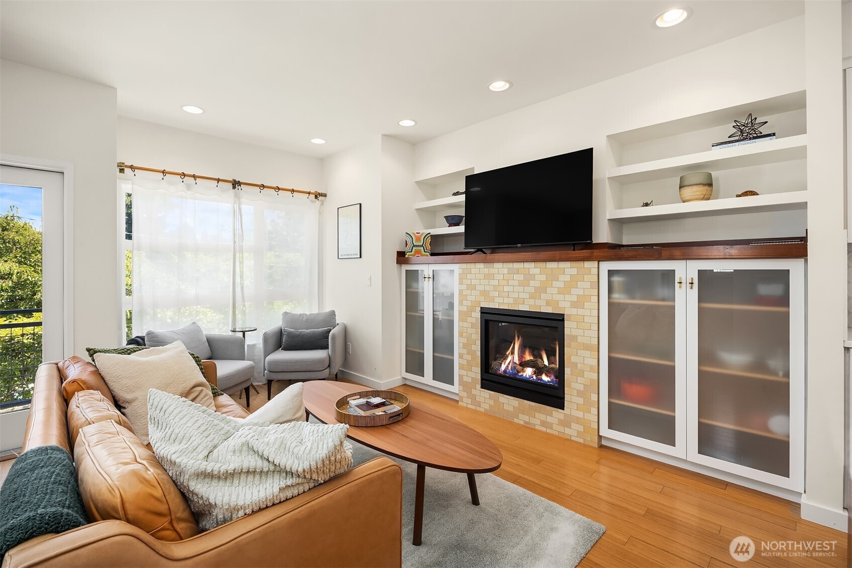 209 27th Avenue E Unit: B