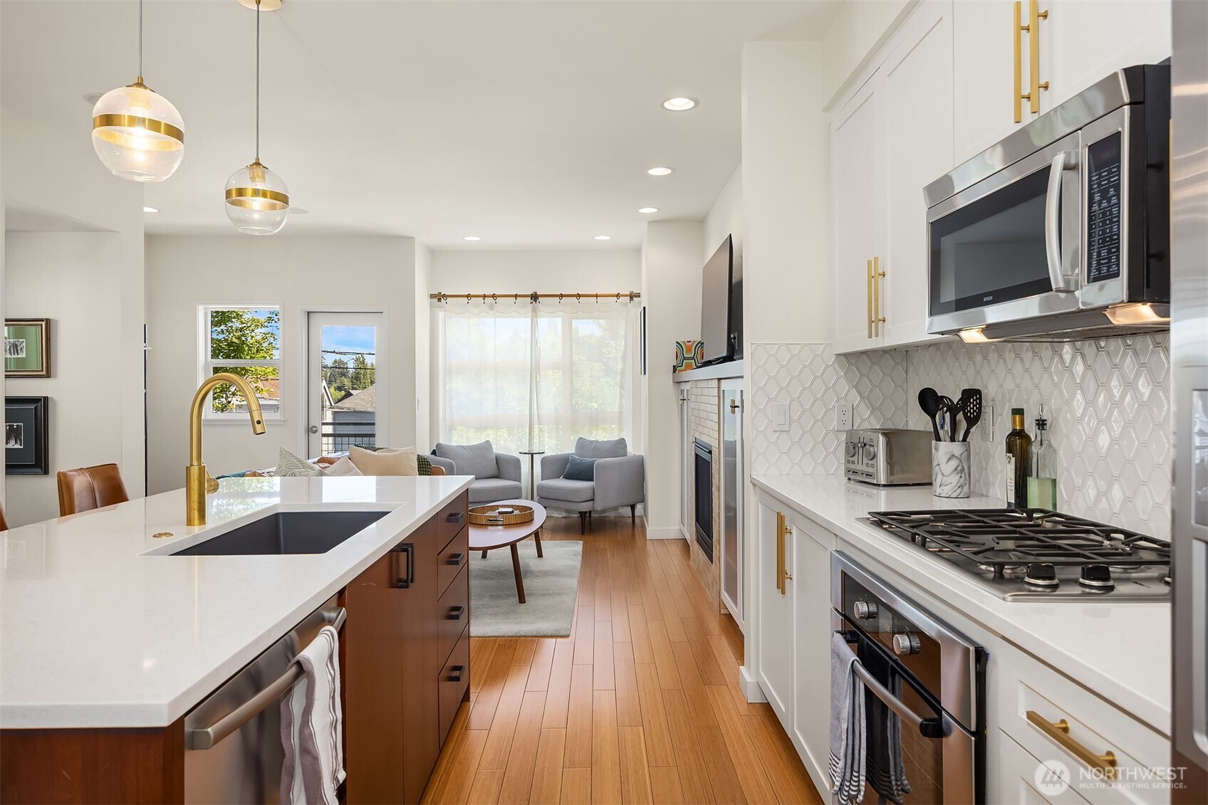 209 27th Avenue E Unit: B