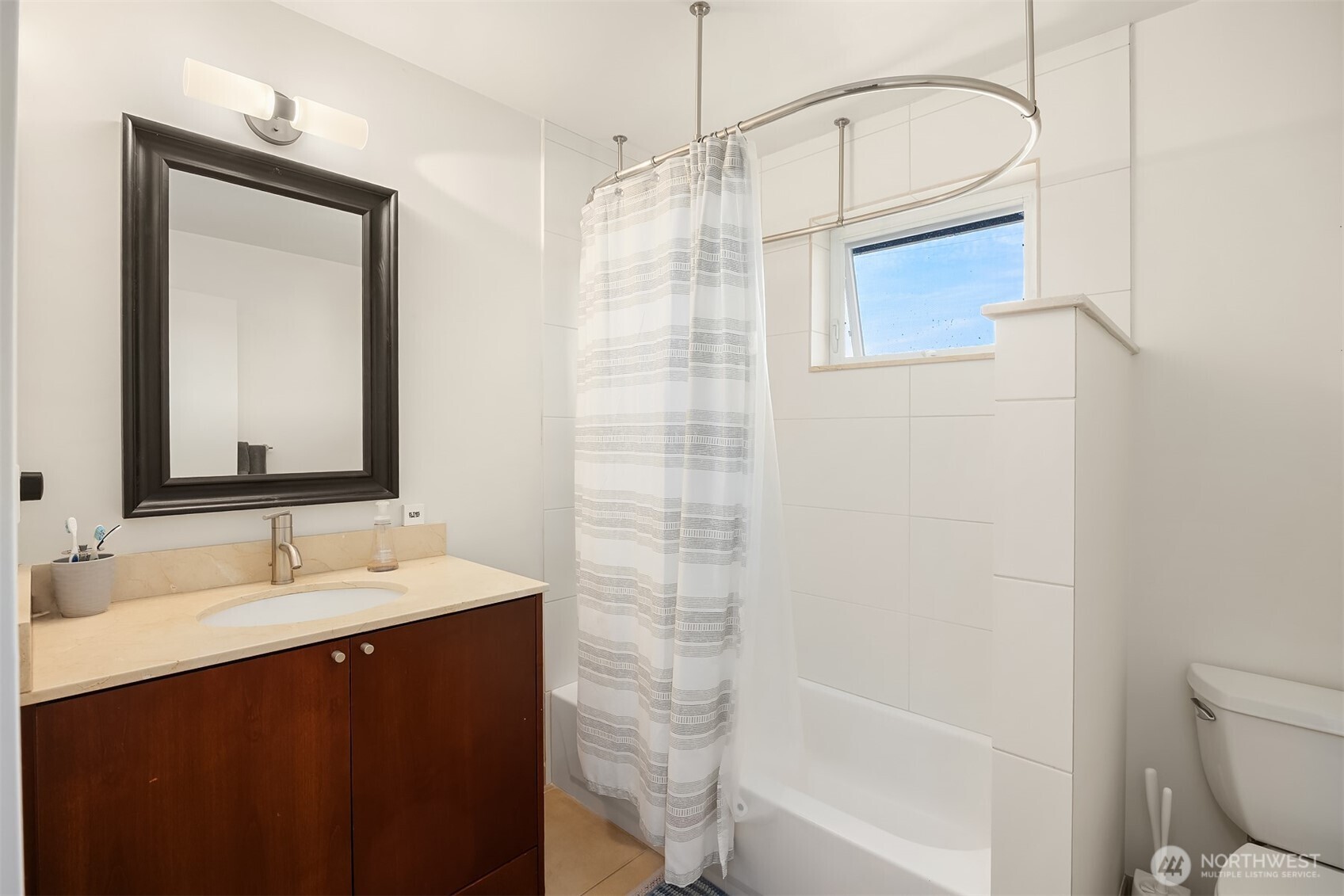 209 27th Avenue E Unit: B
