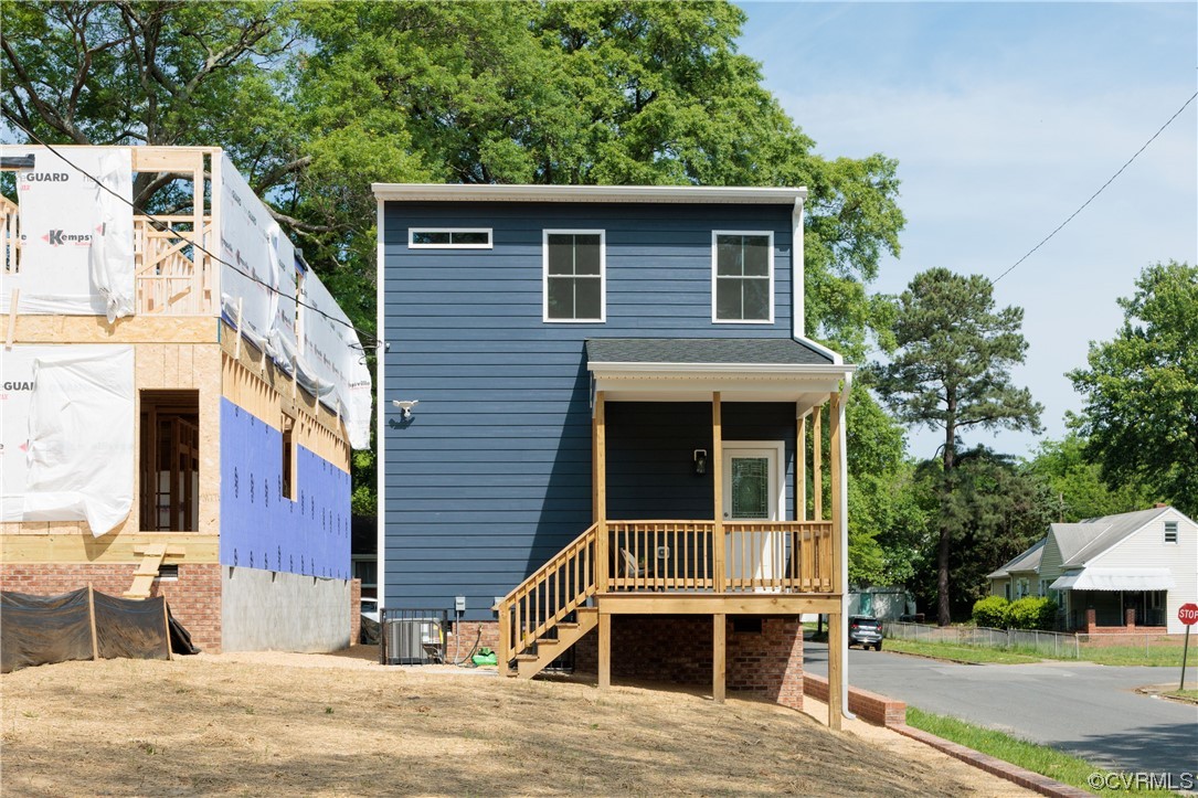 2104 Edwards Ave