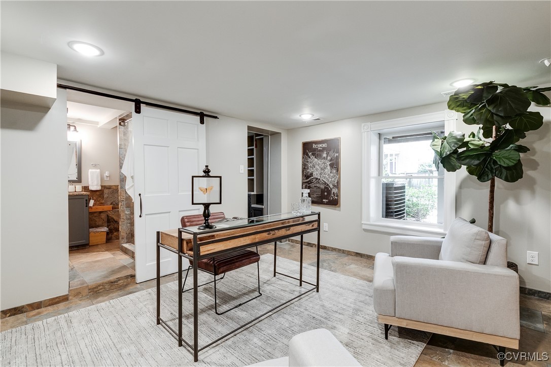 215 N 28th St