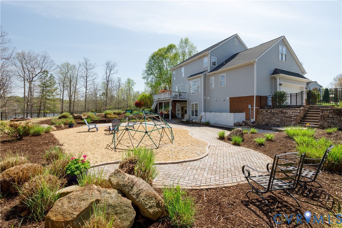 14400 Fountain View Dr