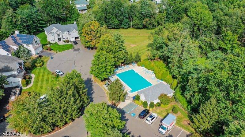 1 Breezy Ct