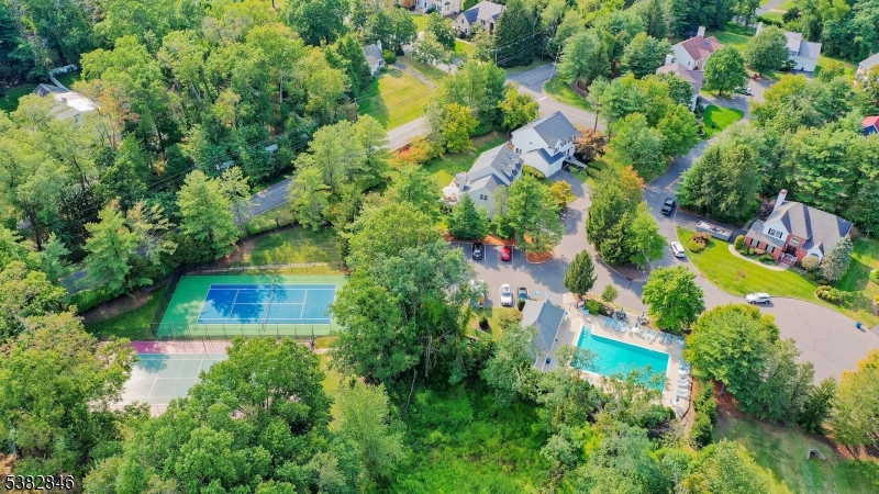 1 Breezy Ct