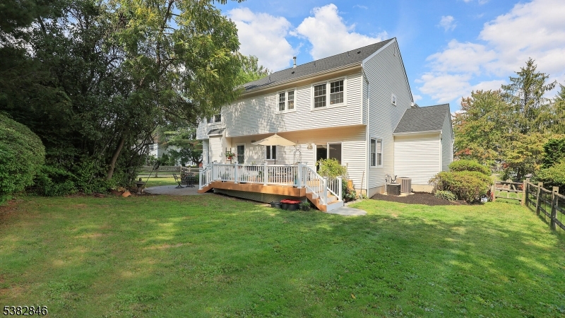 1 Breezy Ct