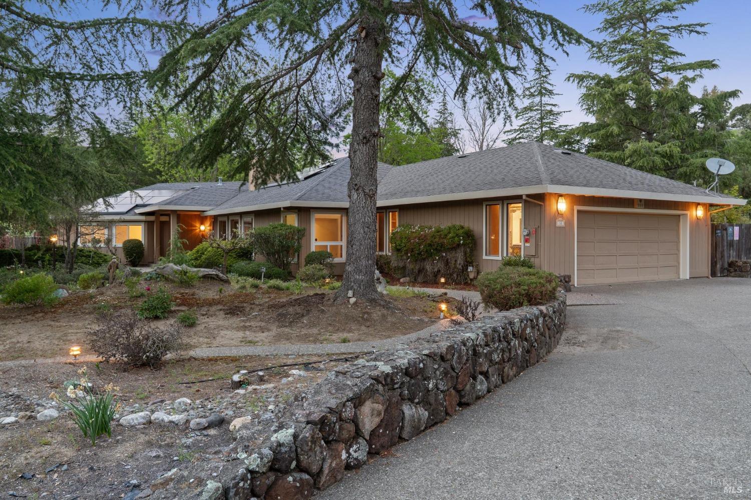 50 Archibald Ln