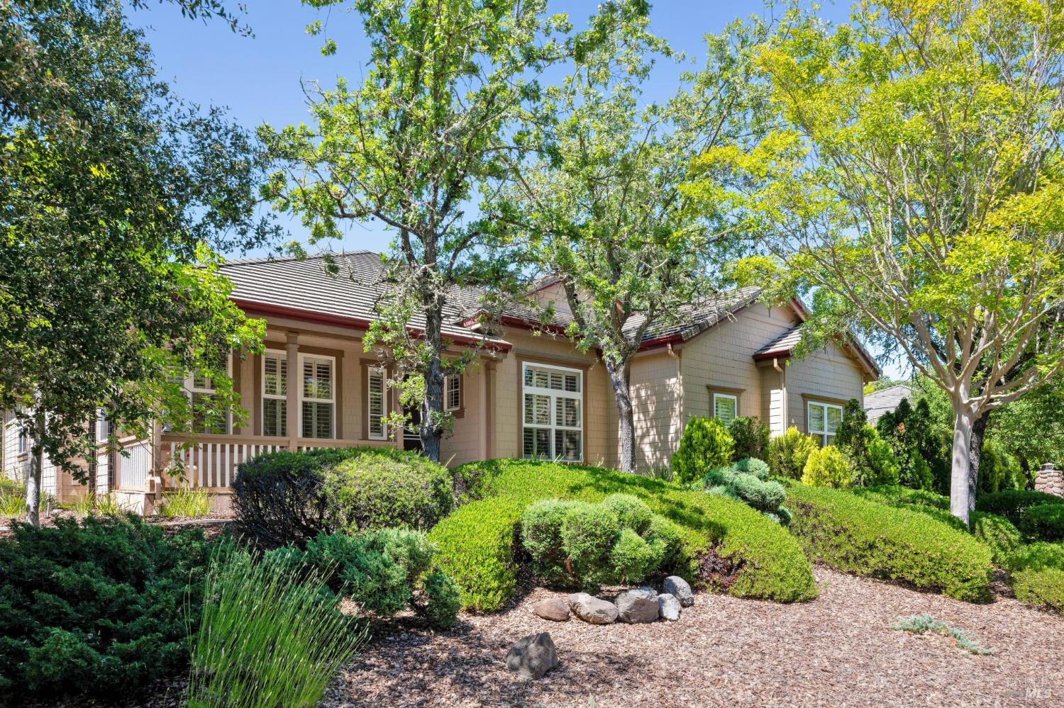 90 Oak Shade Ln