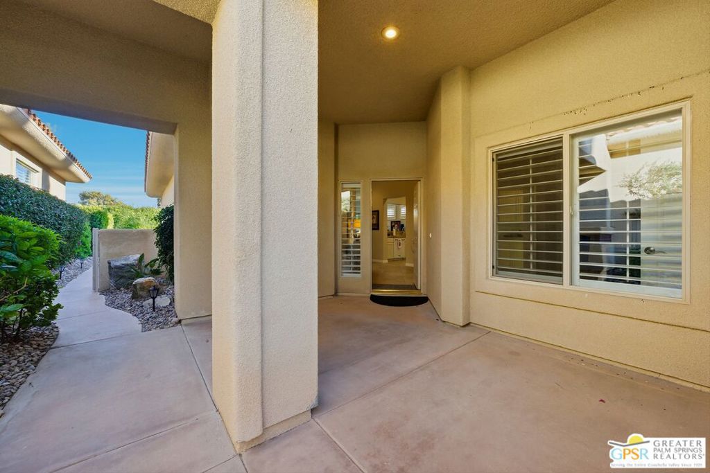 153 E Kavenish Drive