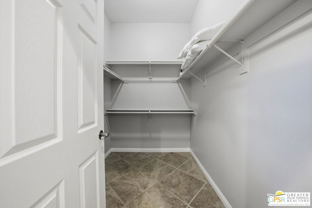 153 E Kavenish Drive