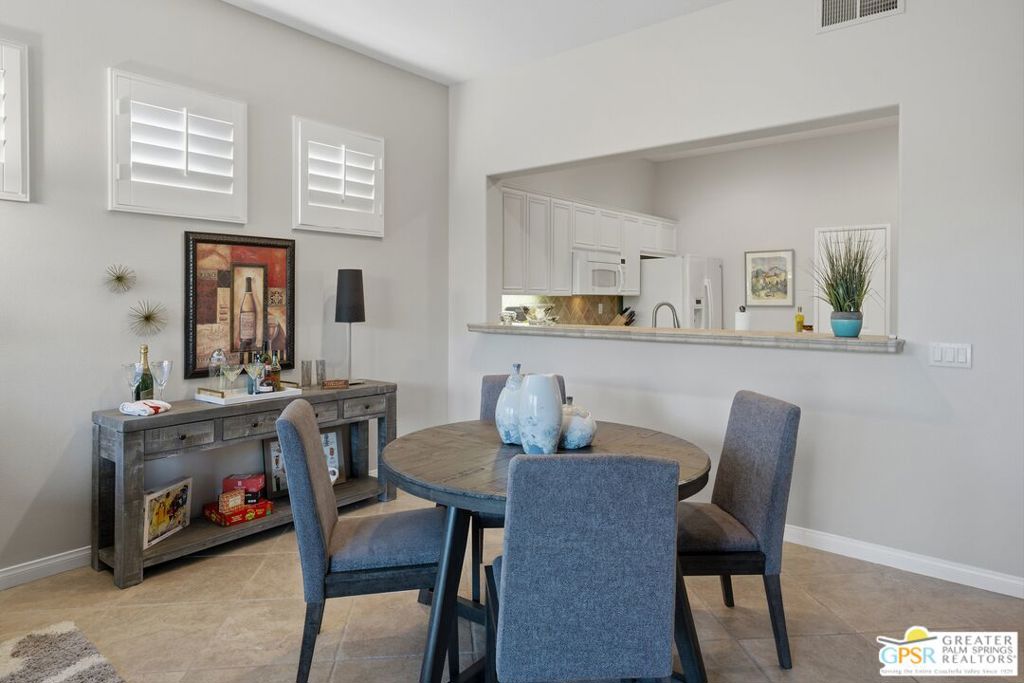 153 E Kavenish Drive