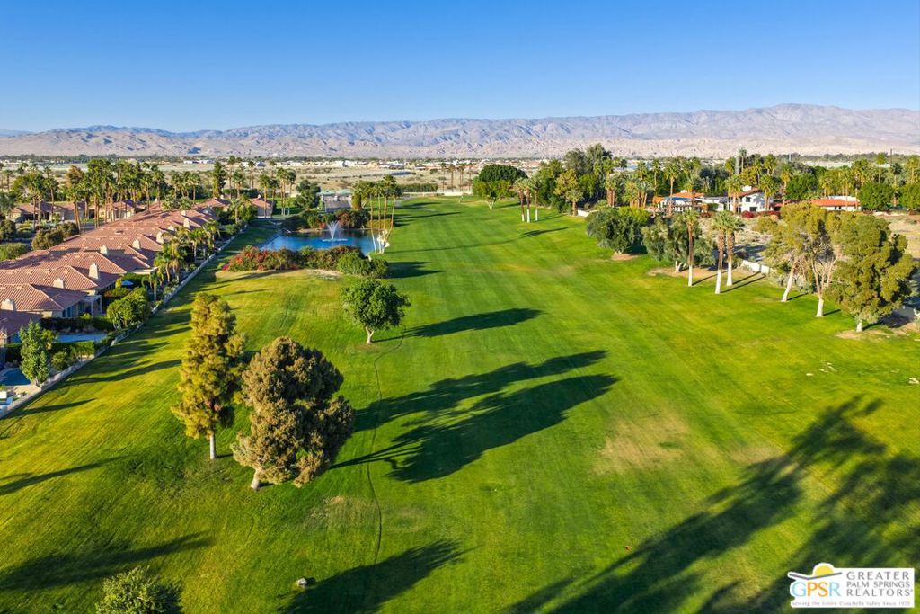 153 E Kavenish Drive