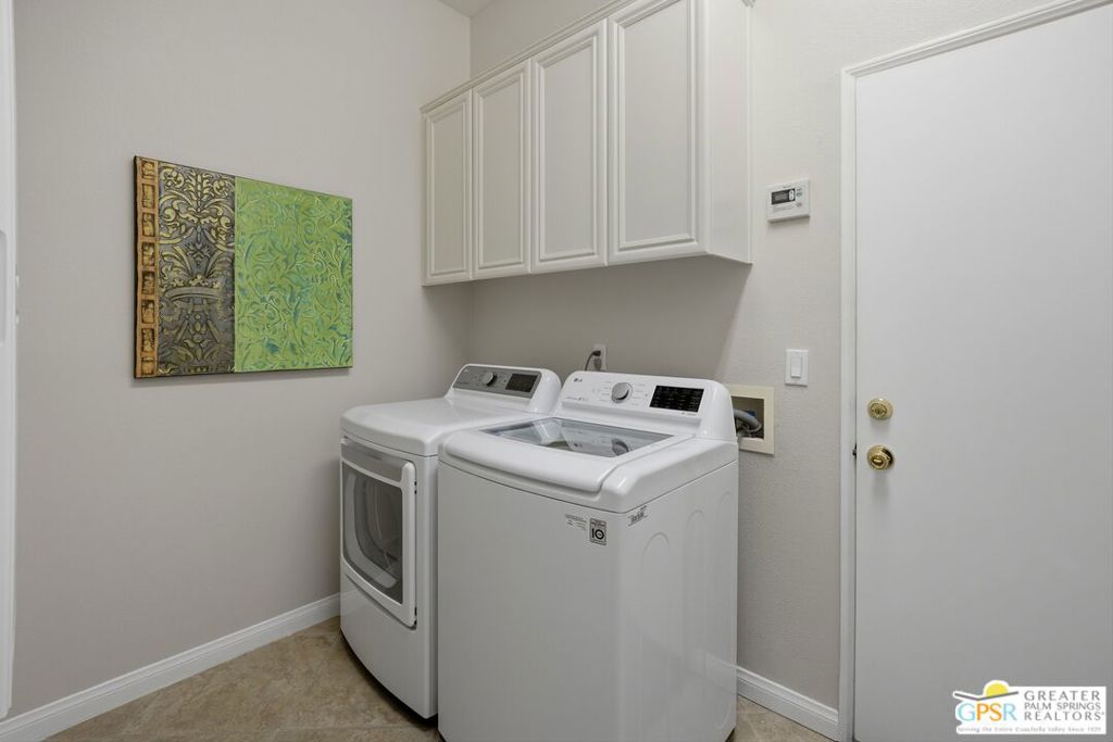 153 E Kavenish Drive