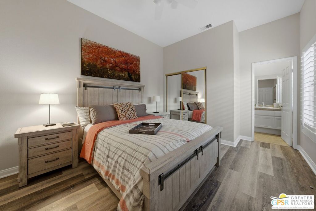 153 E Kavenish Drive