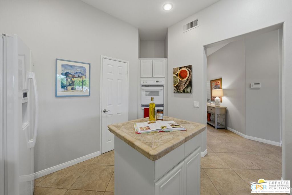 153 E Kavenish Drive