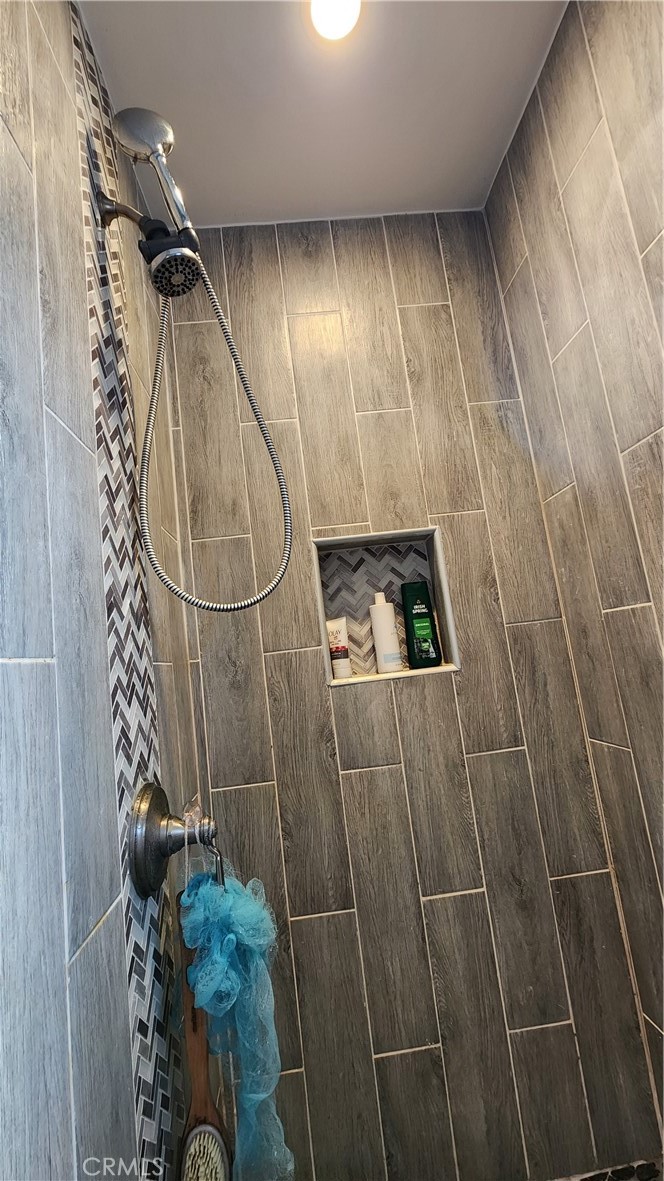 6310 Hardwick Street