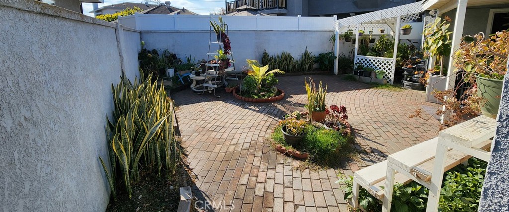 6310 Hardwick Street