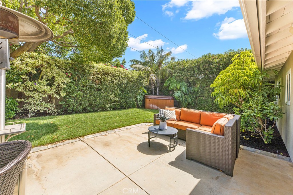 2038 N Capella Court