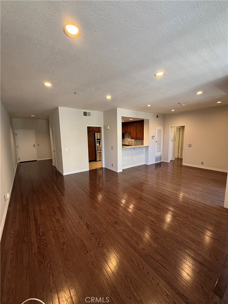 270 Cagney Lane 202