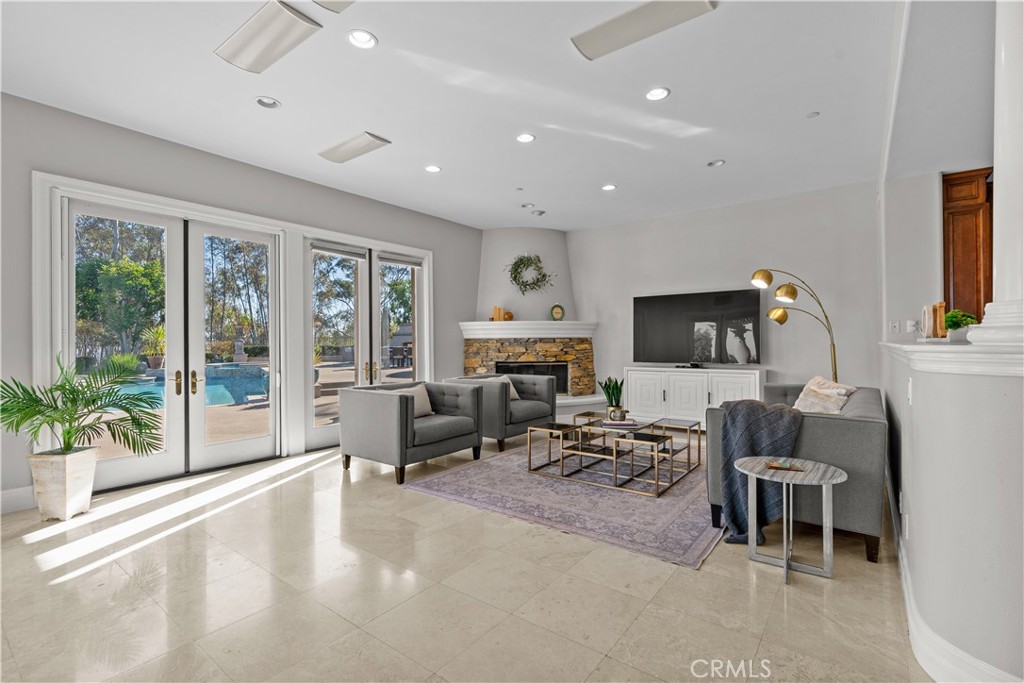 2384 Tubbs Drive