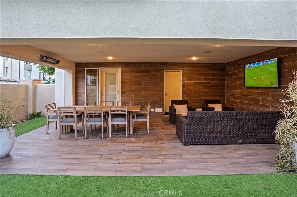 2765 Doheny