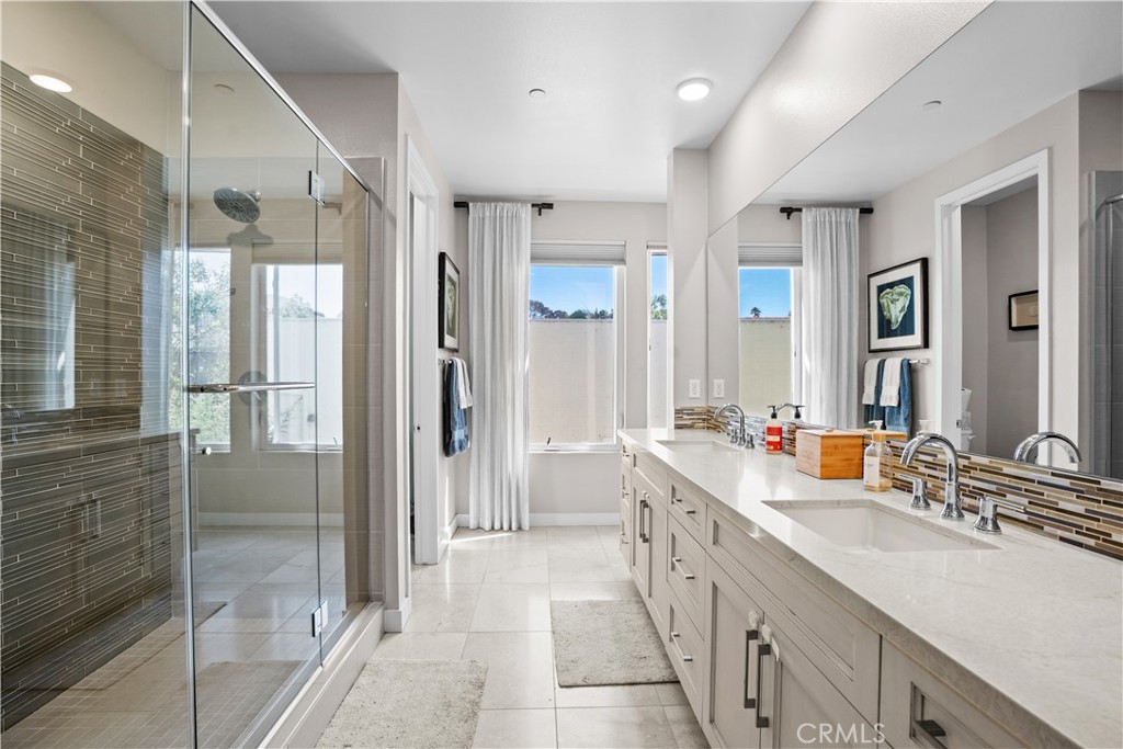 2765 Doheny