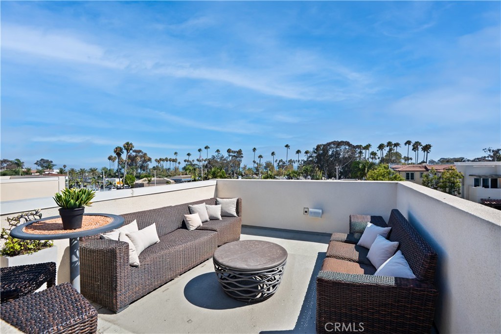 2765 Doheny