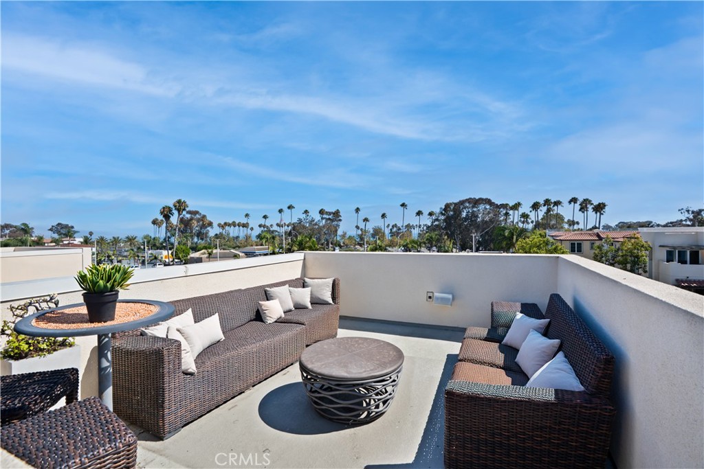 2765 Doheny