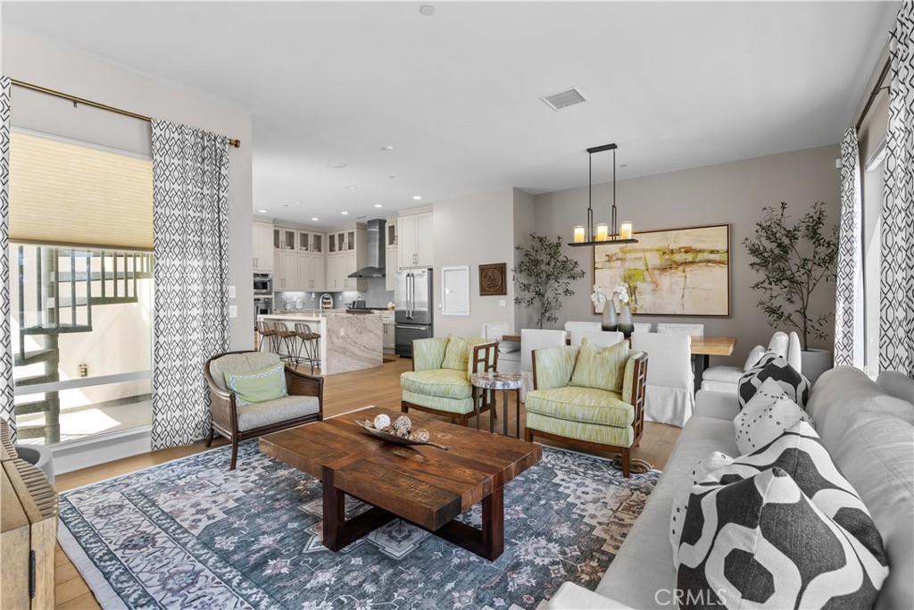 2765 Doheny