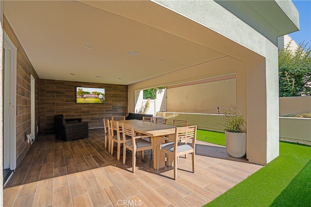 2765 Doheny