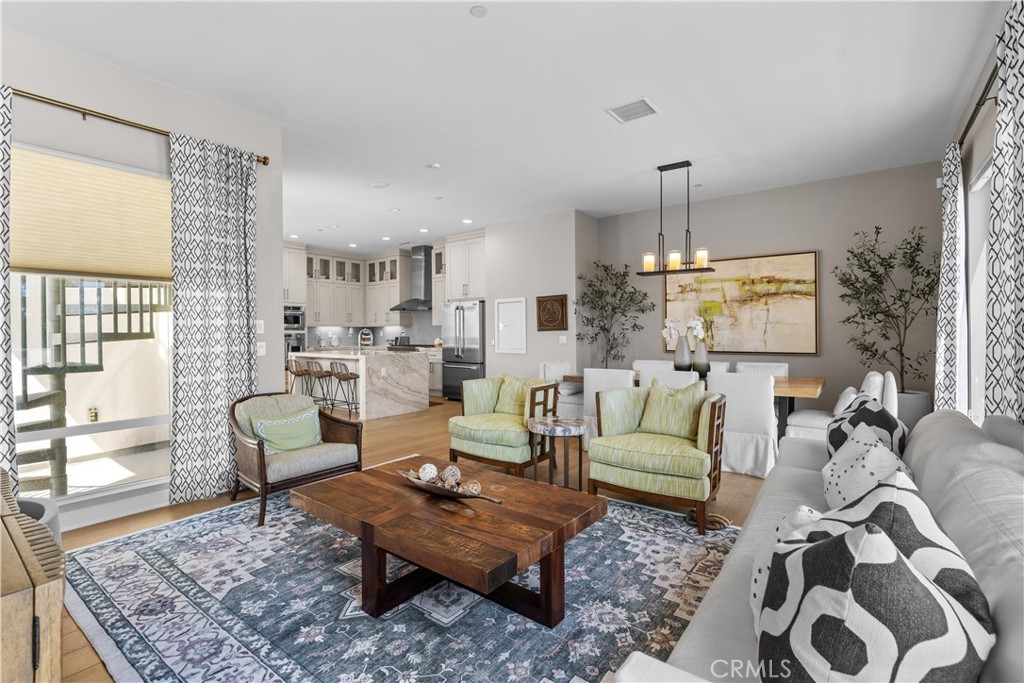 2765 Doheny