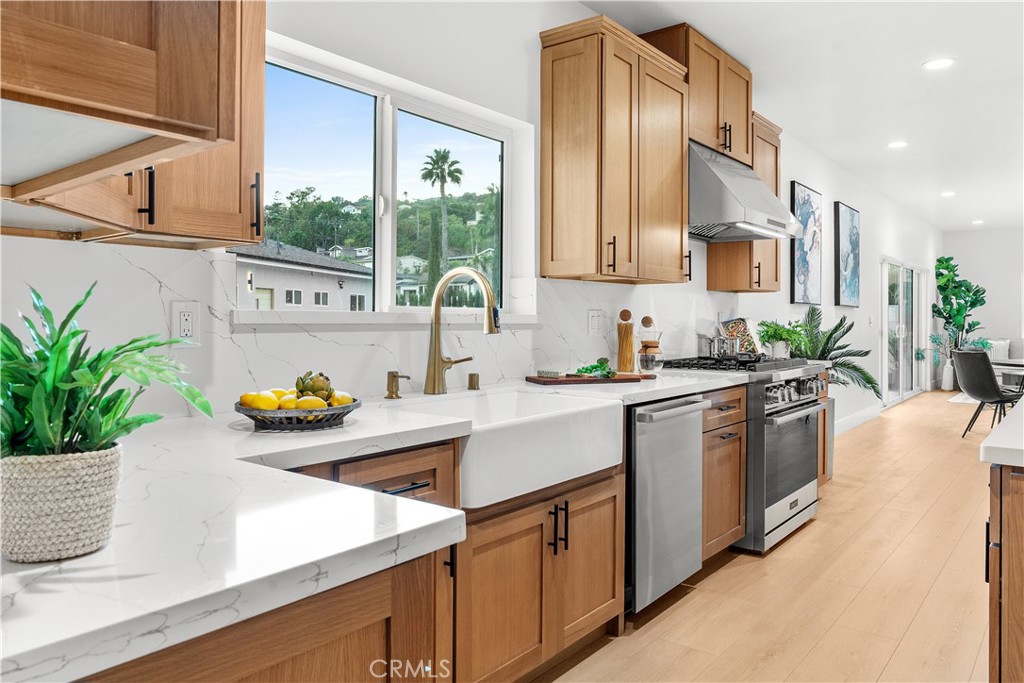 1949 W 1st Street