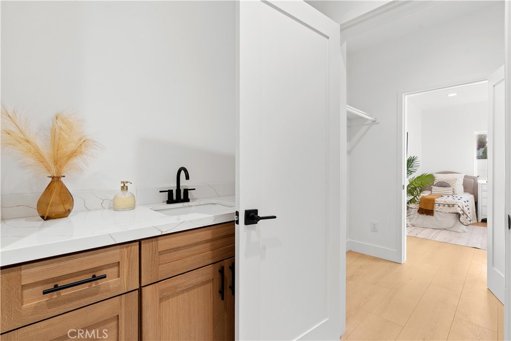 1949 W 1st Street