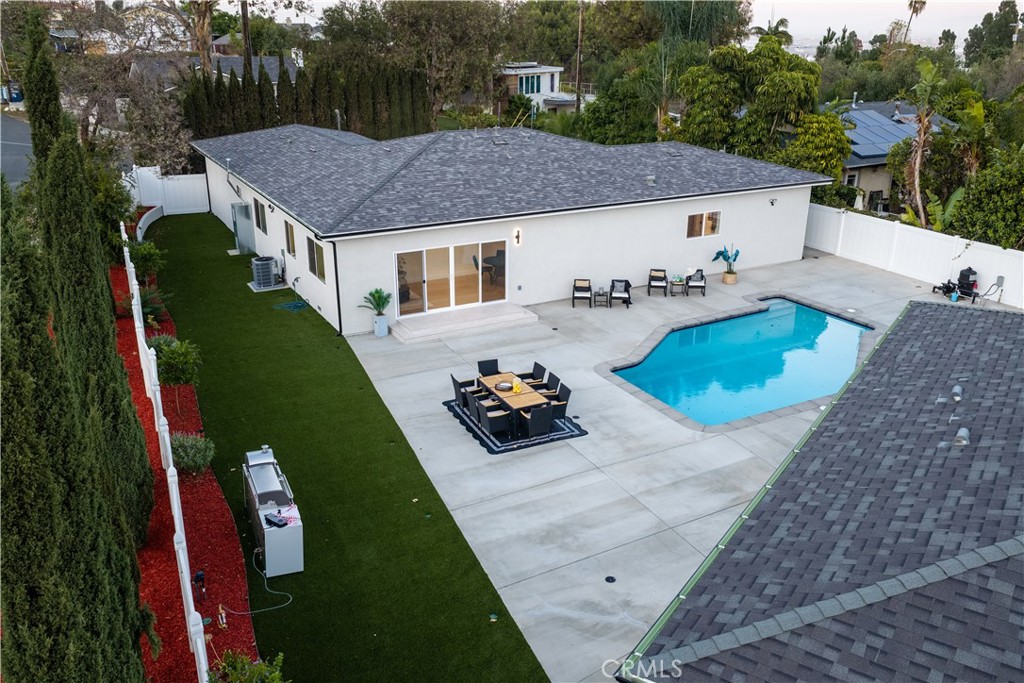 1949 W 1st Street