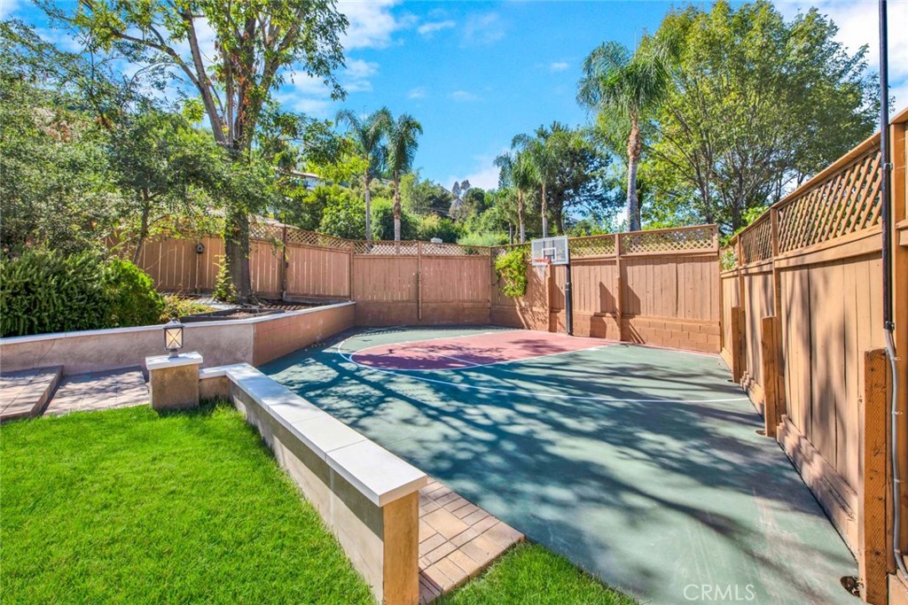 10385 Cresthaven Lane