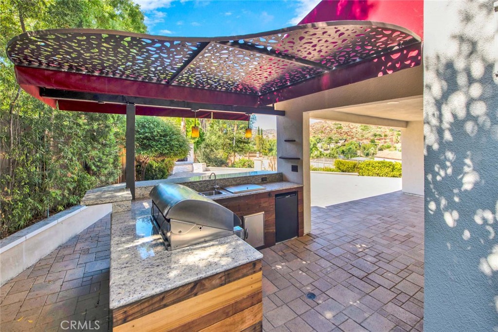 10385 Cresthaven Lane