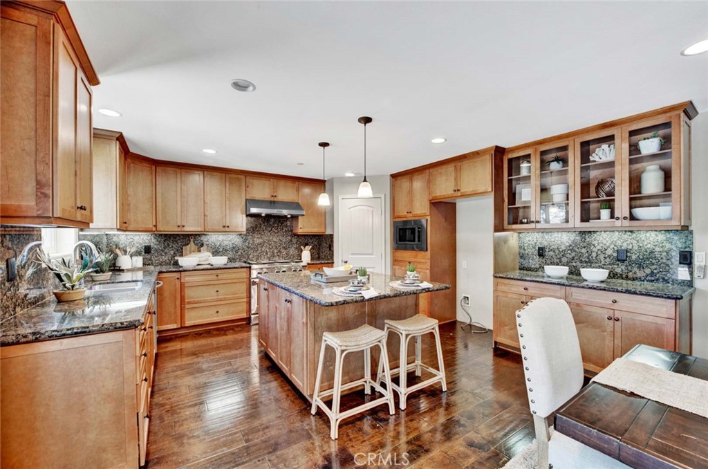 10385 Cresthaven Lane