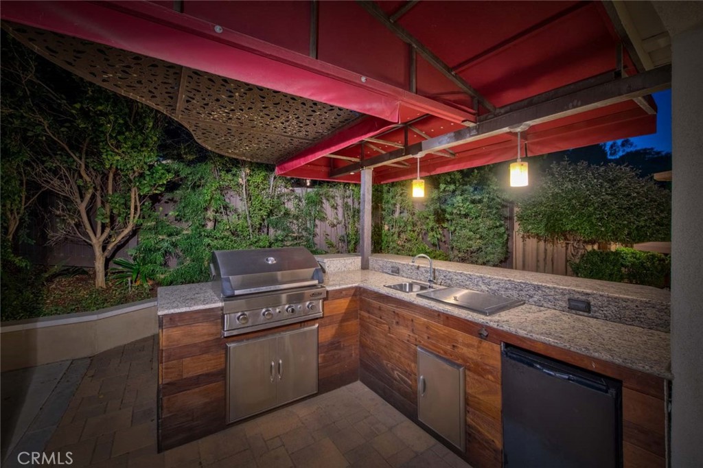 10385 Cresthaven Lane