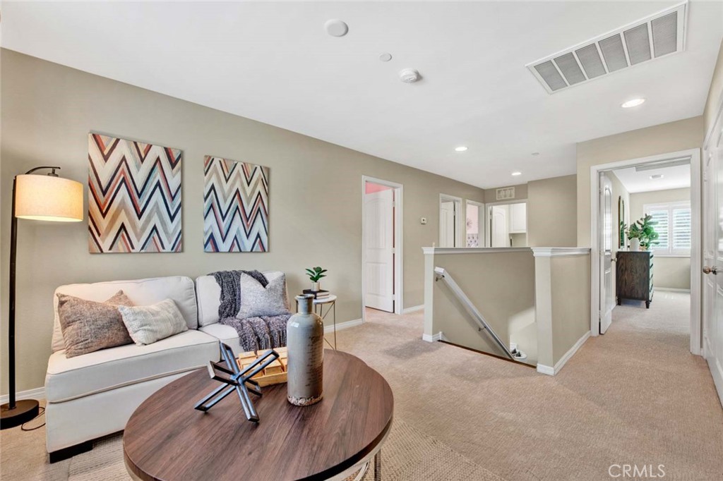 10385 Cresthaven Lane