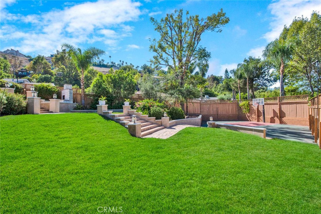 10385 Cresthaven Lane