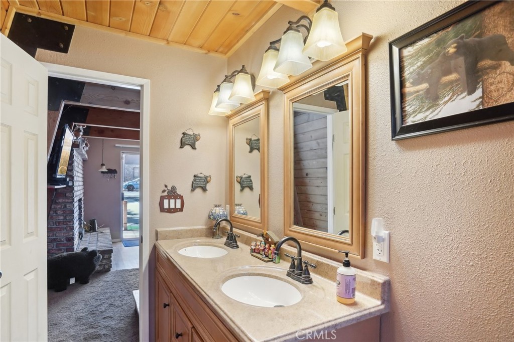 1009 Sugarloaf Boulevard