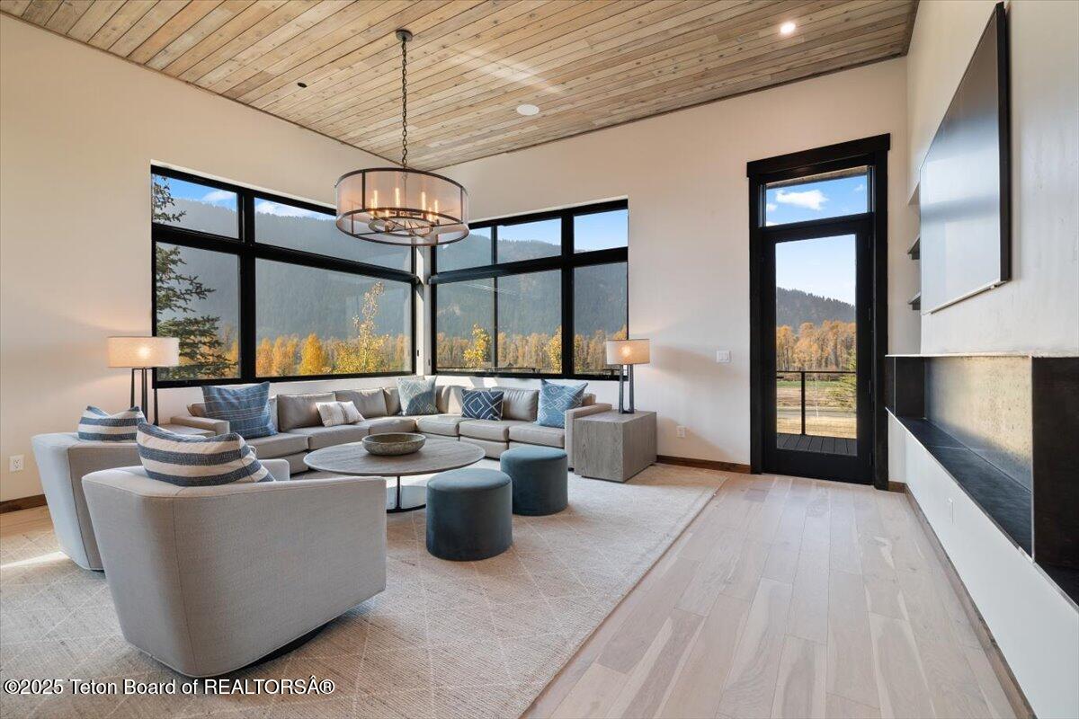 14125 DRAKE DRIVE