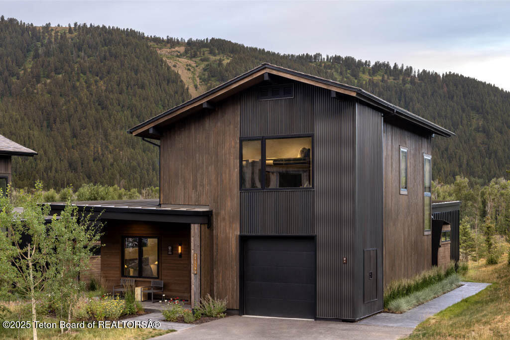 14125 DRAKE DRIVE
